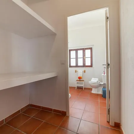 J - Casa Do Farol * 라고스