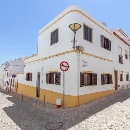 J - Casa Do Farol Guest house